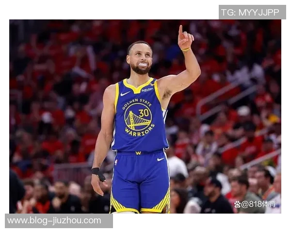 库里股四头肌受伤赛后痛苦一瘸一拐离场引发球迷担忧