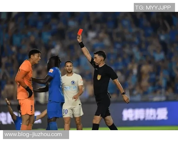 裁判因VAR技术影响判断能力遭质疑专家称误判现象普遍不应过分指责 裁判因VAR技术影响判断能力遭质疑专家称误判现象普遍不应过分指责