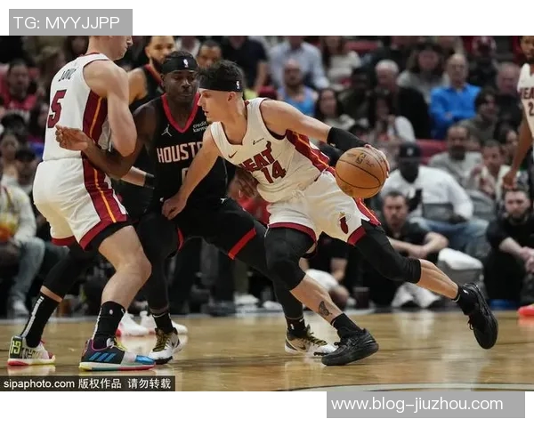 铁观音表现平平克莱全场手感冰凉仅得5分1篮板1助攻 铁观音表现平平克莱全场手感冰凉仅得5分1篮板1助攻